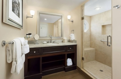 Uptown - Upper Duval Resort | Private Tanning Pier! 4 Modern Units By The Beach, 3 Onsite Pools, Beach Access