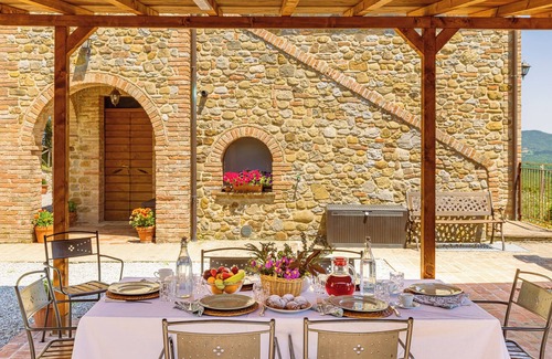 Citta della Pieve Villa | PRIVATE TUSCAN VILLA WITH PRIVATE POOL FOR 9 PEOPLE