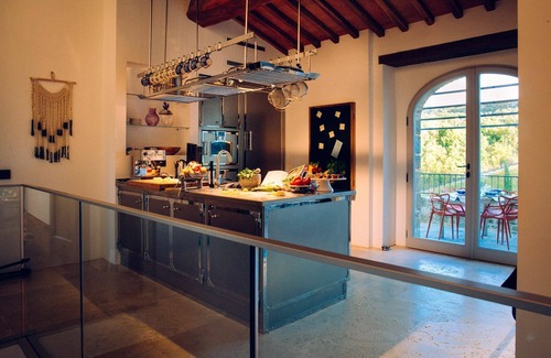 Radda in Chianti Villa | Private Villa with WIFI, private pool, hot tub, sauna, A/C, TV, patio, close to Greve In Chianti