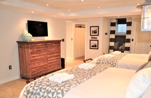 Queenstown House | Private/Waterfront/Gym/Theatre/Dock