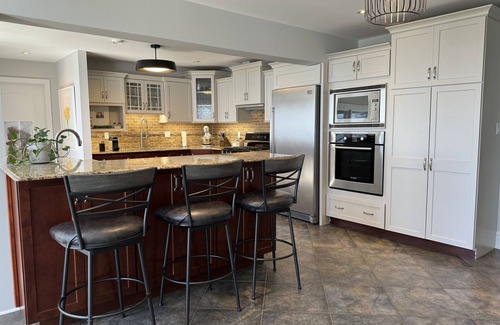 Dunnville Cottage | Private Waterfront Lakehouse on Lake Erie