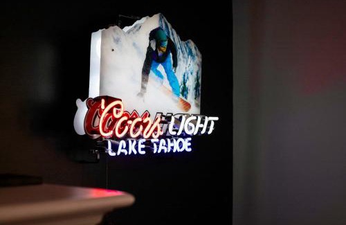 South Lake Tahoe House | Private Woods - Cottage for 4