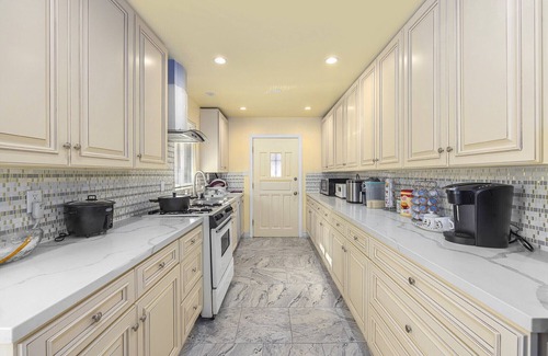 South el Monte House | PrivateHOUSE,3Bd1king2Queen w/kitchen,patio,BBQ,Ac,free parking,Laundry &WiFi