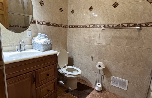 West Side Apartment | PrivateLuxury/BRAND NEW APT/FREE WIFI/CLOSE TO NYC/FREE PARKING/3BED/2BATHS