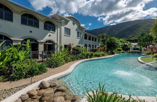 Palm Cove Apartment | Privately Managed Hotel Style Room in Mango Resort