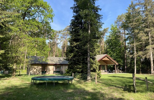 Municipality of Epe House | Privately situated bungalow with tennis court in the middle of the Veluwe forest