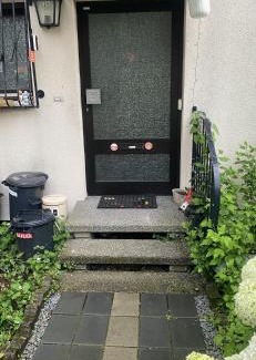 Emmertsgrund House | Privatzimmer im 1 OG in einem Reihenhaus mit gemeinschaftlichen Zimmern