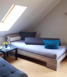 Burkardroth House | Privatzimmer mit Gemeinschaftsbad - Zur Fliegerbank in der Rhön