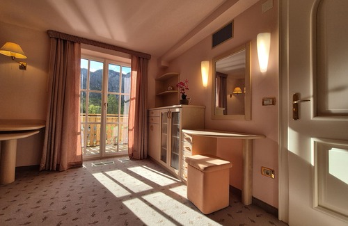 Ukanc Villa | PRIVILLAGE STARE - Luxury Alpine Villa at Lake Bohinj - Fireplace & Massage tub