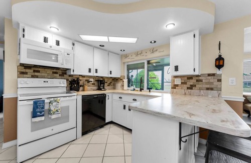 New Port Richey House | PROMO 5% weekly and 8% monthly discount!nPsalm139 Canal Front Vacation Home