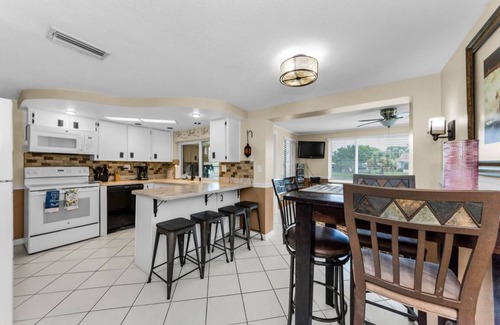 New Port Richey House | PROMO 5% weekly and 8% monthly discount!nPsalm139 Canal Front Vacation Home