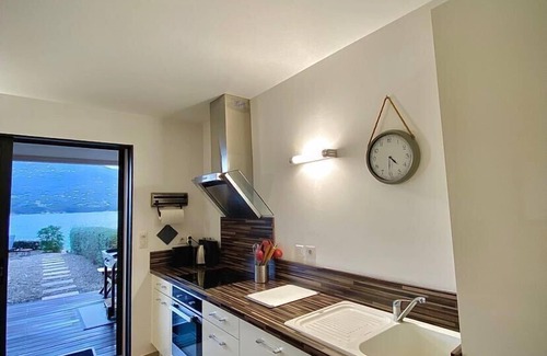 Propriano Apartment | Propriano - Beachfront apartment with garden