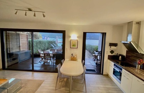 Propriano Apartment | Propriano - Beachfront apartment with garden