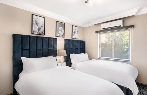 Sandown Hotel | Protea Hotel by Marriott Johannesburg Balalaika Sandton