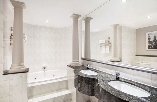 Sandown Hotel | Protea Hotel by Marriott Johannesburg Balalaika Sandton