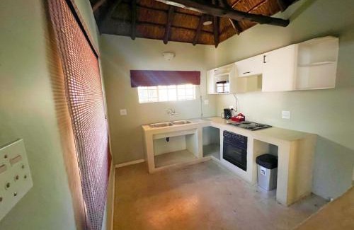 Greater Johannesburg Metropolitan Area Hotel | Protea Ridge Guest Cottages and Conference Centre