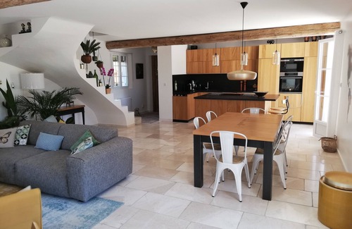 Saint-Saturnin-les-Apt House | Provencal villa in the Luberon park with private pool and electric bikes