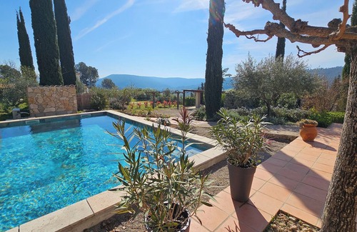 Salernes Villa | Provencal villa sleeps 8, magnificent unobstructed view with heated pool