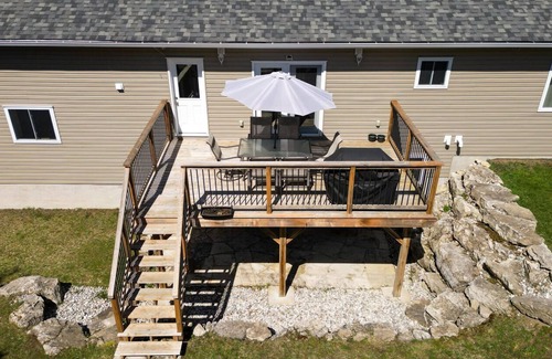 Lion's Head House | Proximity to Tobermory, Sauble Beach and The Grotto. Peaceful getaway!