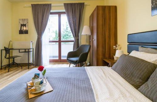 Pradnik Czerwony Apartment | Przytulny apartament z parkingiem blisko Tauron Areny