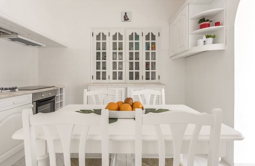 Calicos Cottage | OLDTOWN close BEACH 2BR 2BA WIFI+ AC paid PARKnWINTER Underfloor HEATING