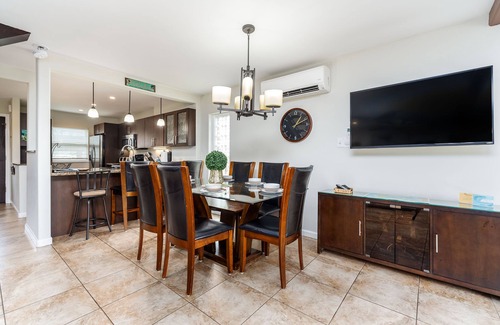 Downtown Lahaina Condo | PUAMANA 2 BR PREMIER UNIT 200 Ft. from Ocean 153-6
