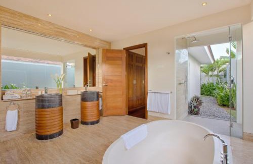 Ngu Hanh Son Resort | Pullman Danang Beach Resort