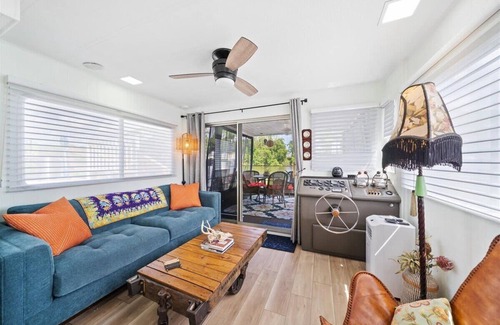 Merritt Island Boat Rental | Pura Vida- Floating Home
