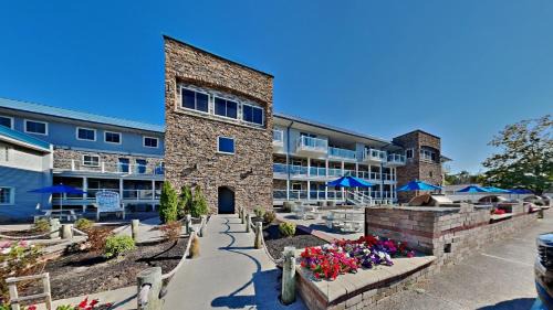 Put-in-Bay House | Put-in-Bay Waterfront Condo #103