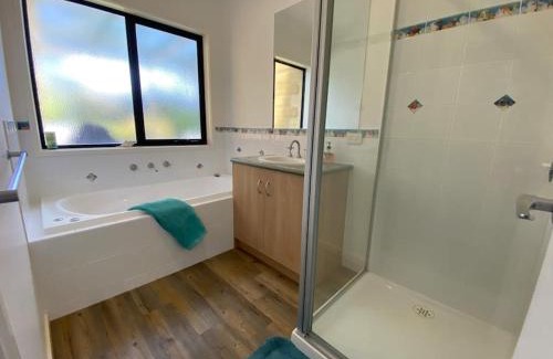 Torquay House | Putt the Sands!