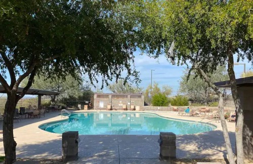Tramonto House | Putting, Ping Pong, BBQ, Fire Pit,Pool in Tramanto