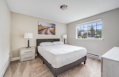 Puyallup Apartment | Puyallup Lux Modern Suite|1BR1BA Fit for Long Stay