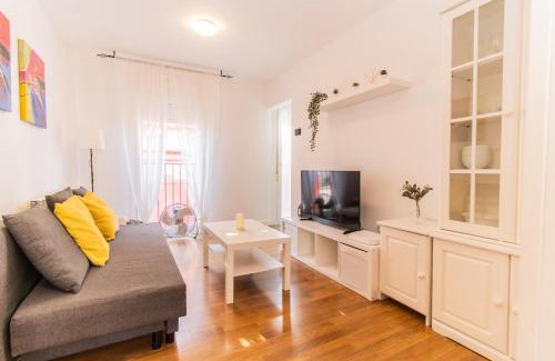 Abena Apartment | Pyrenees Escape with Terrace and BBQ