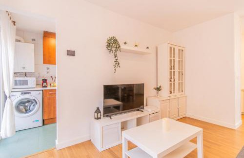 Abena Apartment | Pyrenees Escape with Terrace and BBQ