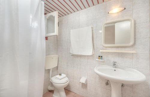 Vasilikos Apartment | Pyrgaraki Studios and Apartments
