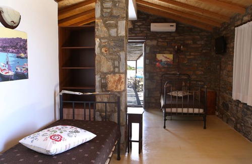 Agios Kirykos House | Pyrgos Ikaria Traditional Village
