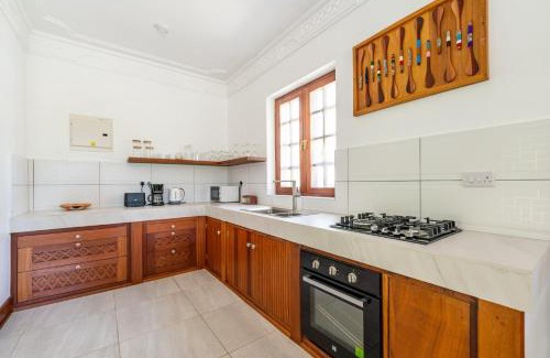 Galu Beach Apartment | Q&Q Beach Villa a