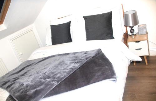 Brixton Apartment | Qties Luxury Home