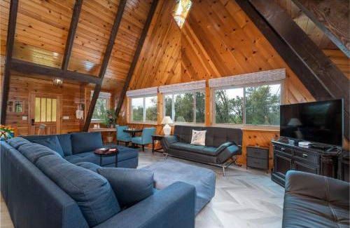 Oakhurst House | Quail Haven- A-frame cabin with hot tub, views, and more
