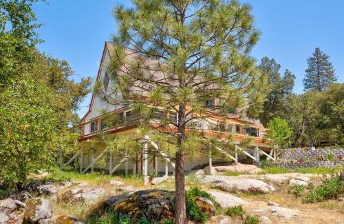 Oakhurst House | Quail Haven- A-frame cabin with hot tub, views, and more
