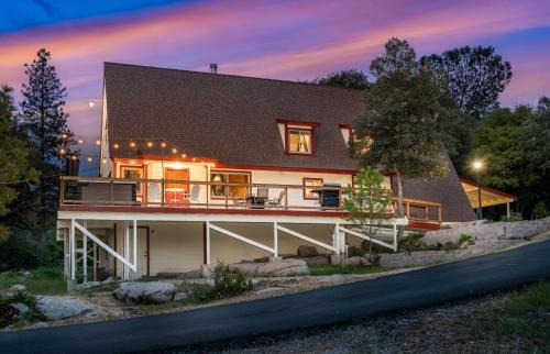 Oakhurst House | Quail Haven- A-frame cabin with hot tub, views, and more