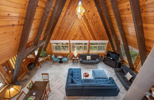 Oakhurst House | Quail Haven- A-frame cabin with hot tub, views, and more