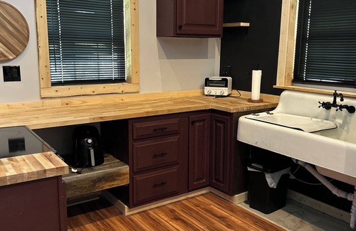 Stratford Cabin | Quaint 3-bedroom cabin on the Trails