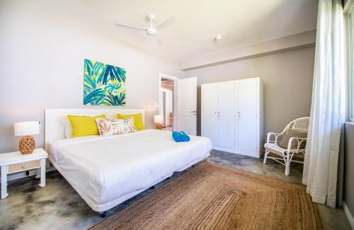 Grand Gaube Apartment | Quaint 3BDR Apt in Melville Public Beach w pool