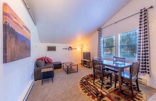 Christopher Creek House | Quaint condo retreat 12 Ridgeview Condo
