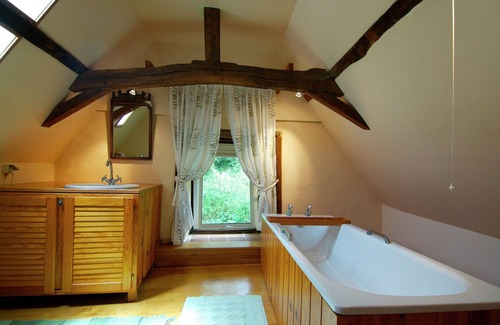 Bassin de Brive Cottage | Quaint Cottage in Juillac with Private Garden