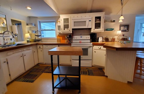 Wolfeboro House | Quaint Cottage in Private Wooded Setting | Close to Lakes | Dogs Welcome