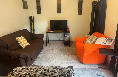 Little Woods Apartment | Quaint Cottage In The East.