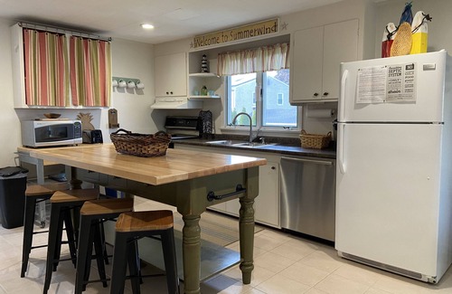 Narragansett Cottage | Quaint Cottage in the Heart of Point Judith, Galilee & Beautiful Beaches