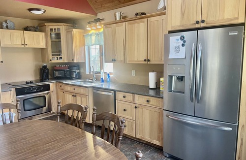 Curtice Cottage | Quaint Cottage SO Close to Lake Erie